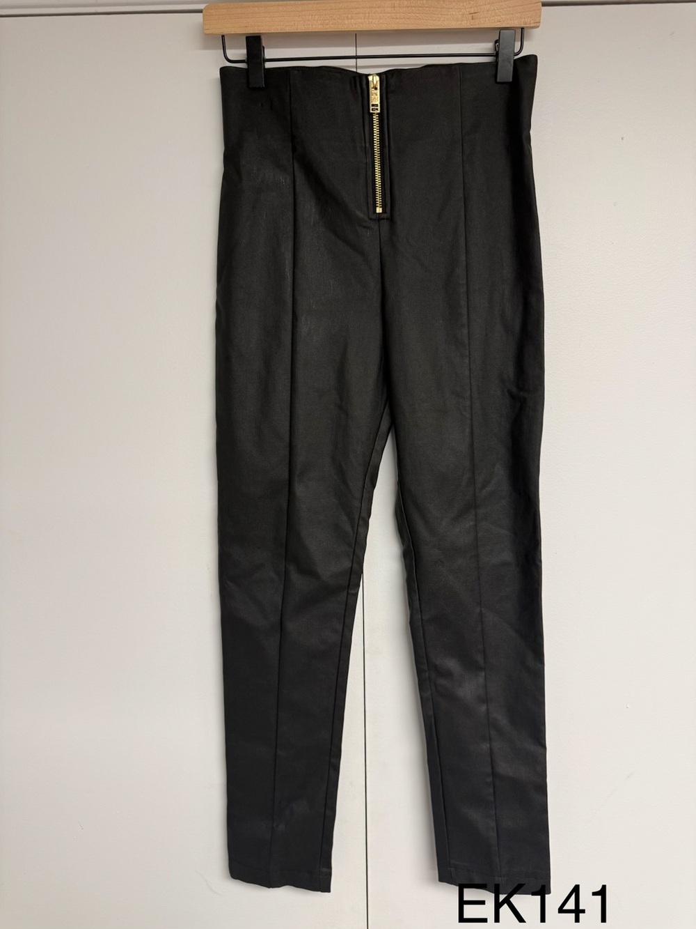 All Things Golden Second Skin Vegan Leather Black Pants Gold Zip M